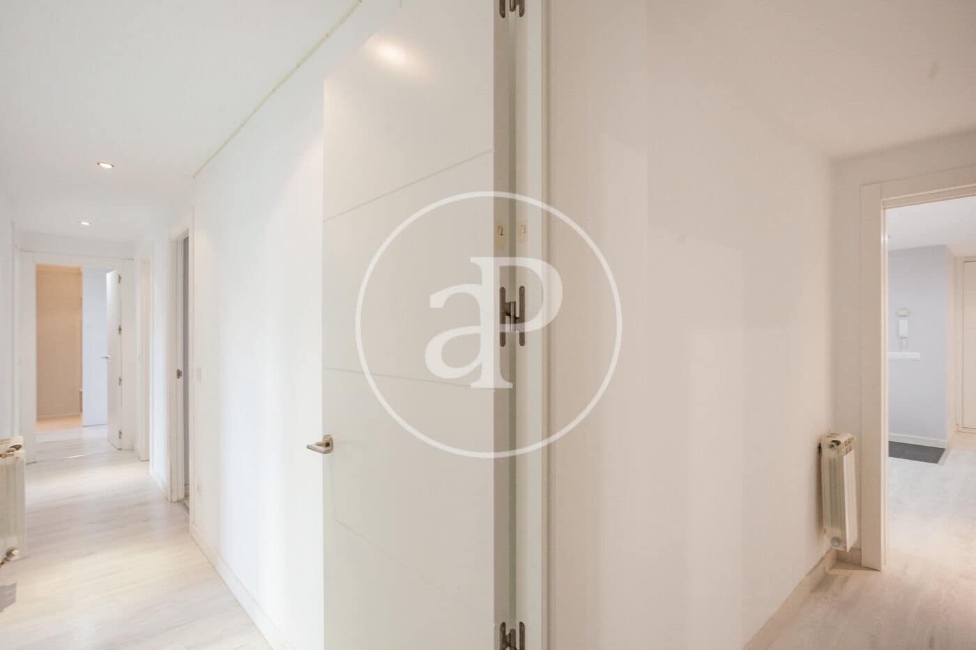 4 bedroom Apartment for sale in Las Rozas de Madrid with pool - € 675,000 (Ref: 9258127)