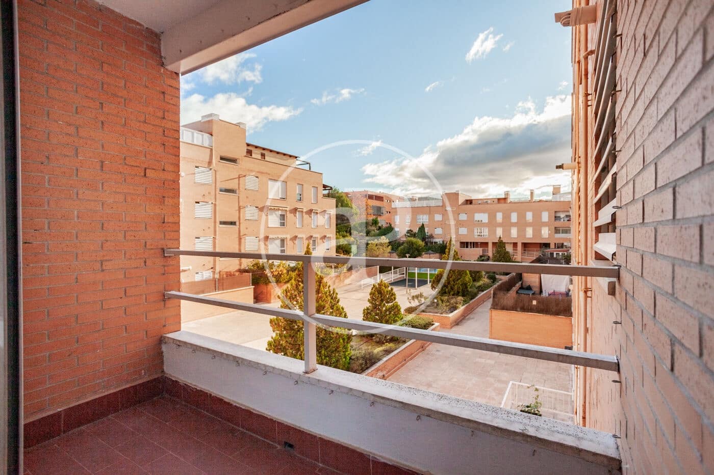 4 bedroom Apartment for sale in Las Rozas de Madrid with pool - € 675,000 (Ref: 9258127)