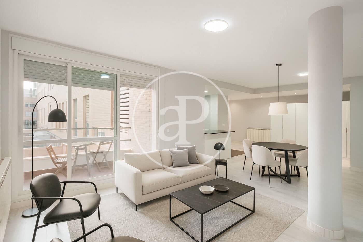 4 bedroom Apartment for sale in Las Rozas de Madrid with pool - € 675,000 (Ref: 9258127)