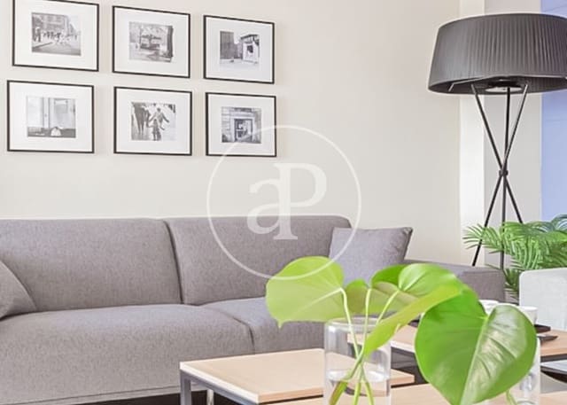 2 bedroom Apartment for rent in Argüelles, Madrid city with pool - € 4,700 (Ref: 9262609)