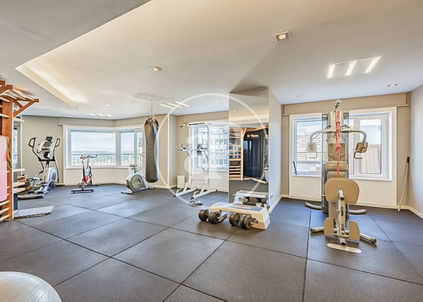 2 soveværelse Lejlighed til leje i Madrid by med swimmingpool - € 4.700 (Ref: 9262609)