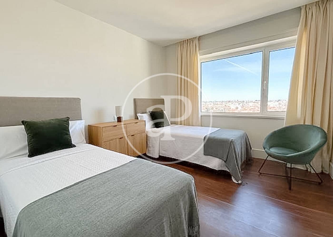 2 bedroom Apartment for rent in Madrid city with pool - € 5,400 (Ref: 9262610)