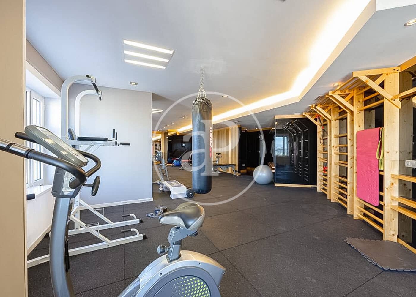 2 bedroom Apartment for rent in Madrid city with pool - € 5,400 (Ref: 9262610)