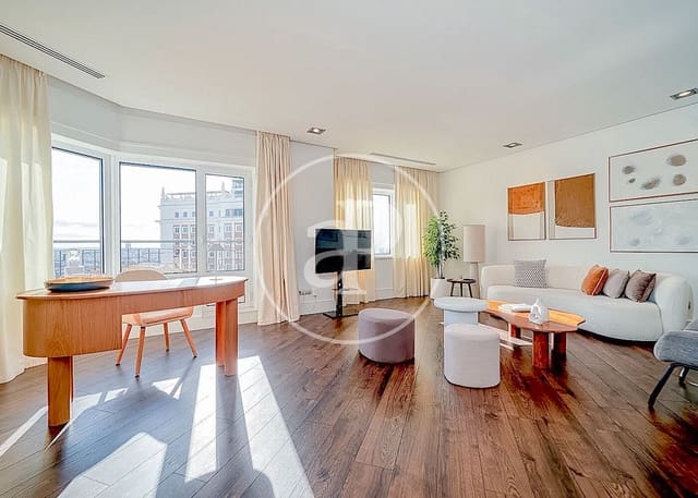 2 bedroom Apartment for rent in Castellana, Madrid city with pool - € 5,400 (Ref: 9262610)