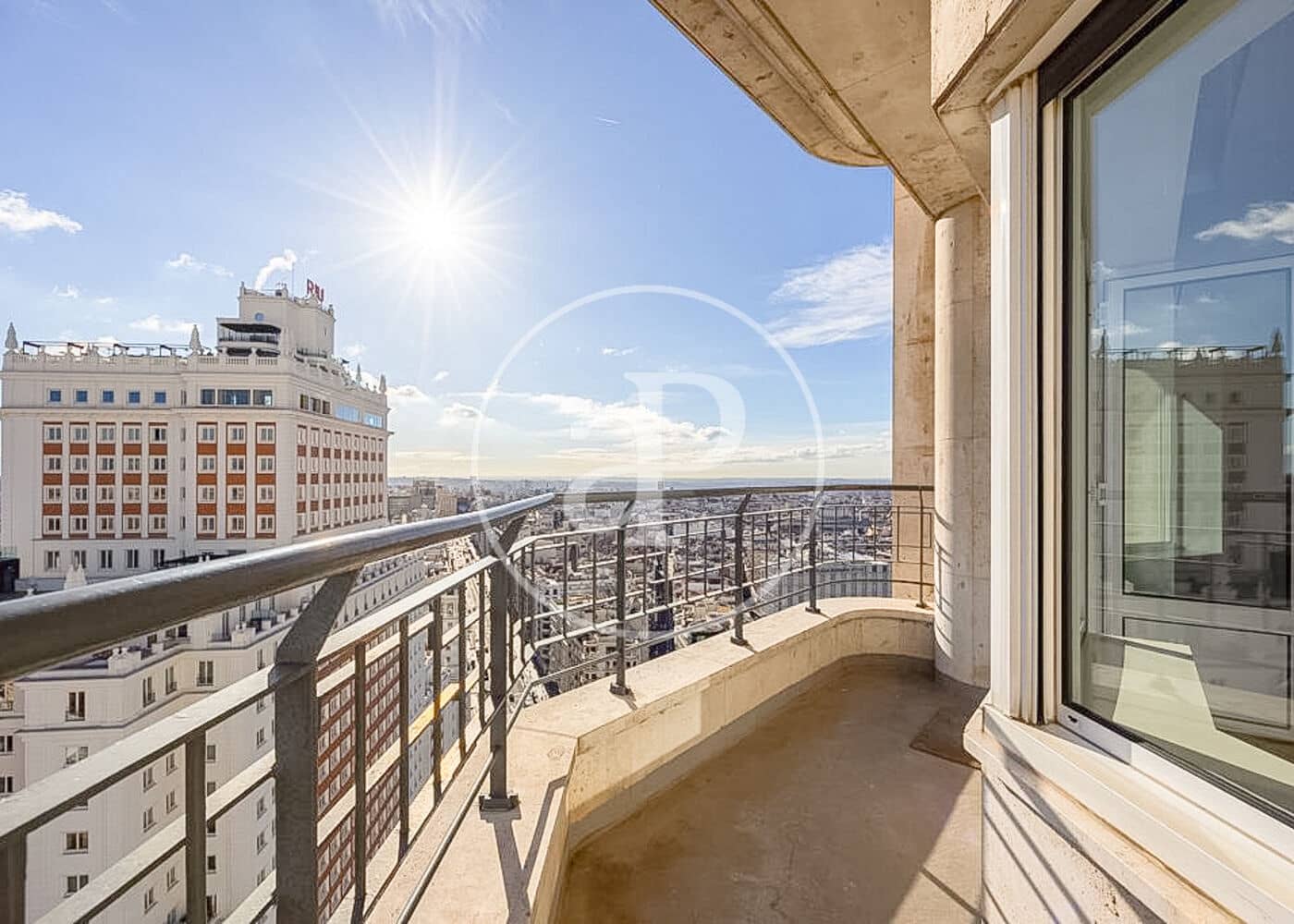 2 bedroom Apartment for rent in Madrid city with pool - € 5,400 (Ref: 9262610)