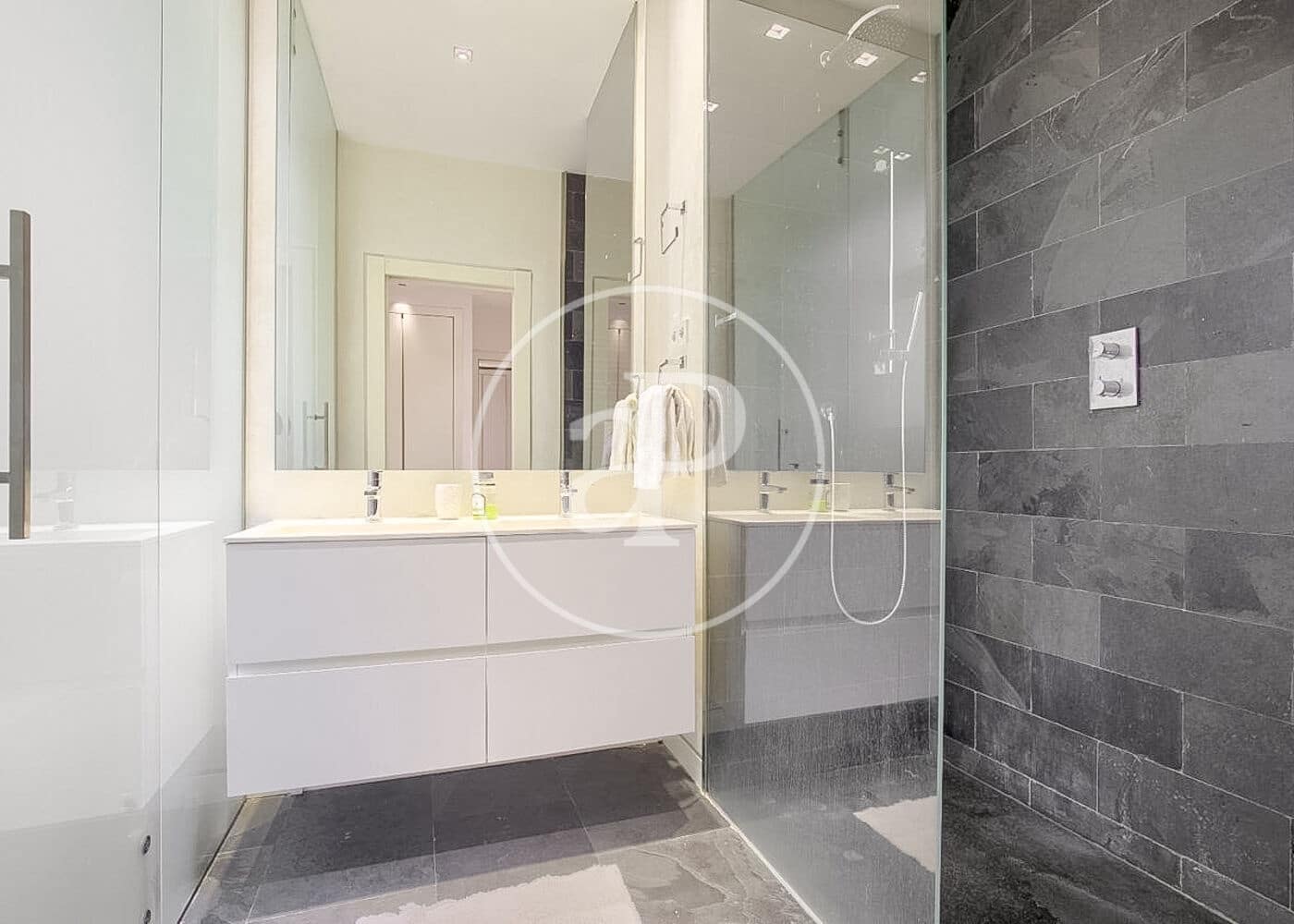 3 bedroom Apartment for rent in Madrid city - € 12,000 (Ref: 9262612)