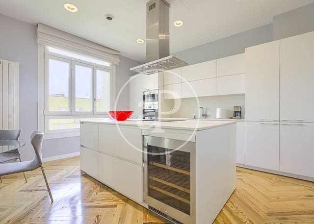 3 soveværelse Lejlighed til leje i Recoletos, Madrid by - € 12.000 (Ref: 9262612)
