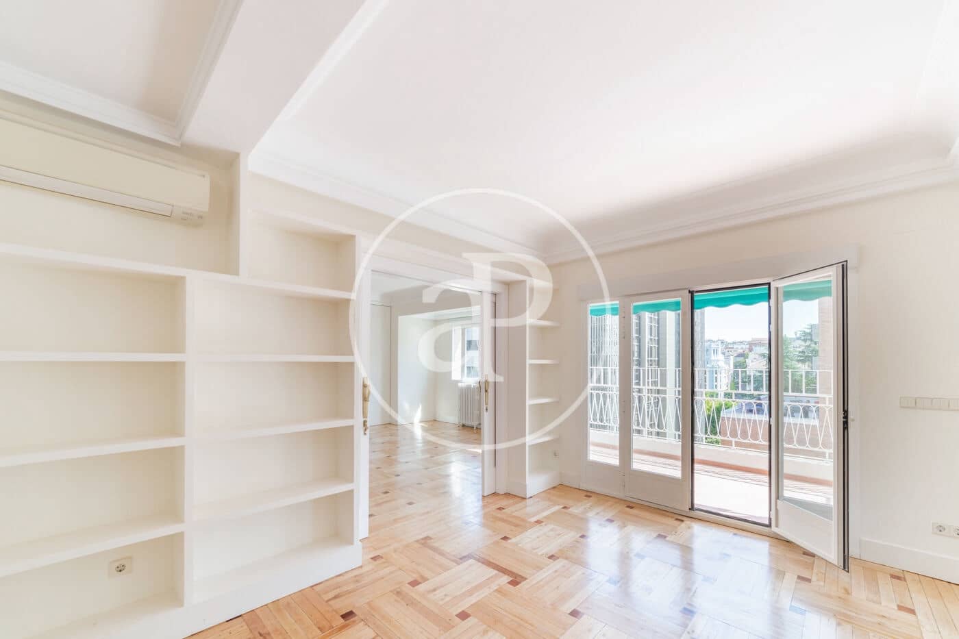 4 soveværelse Lejlighed til leje i Madrid by - € 6.000 (Ref: 9262613)