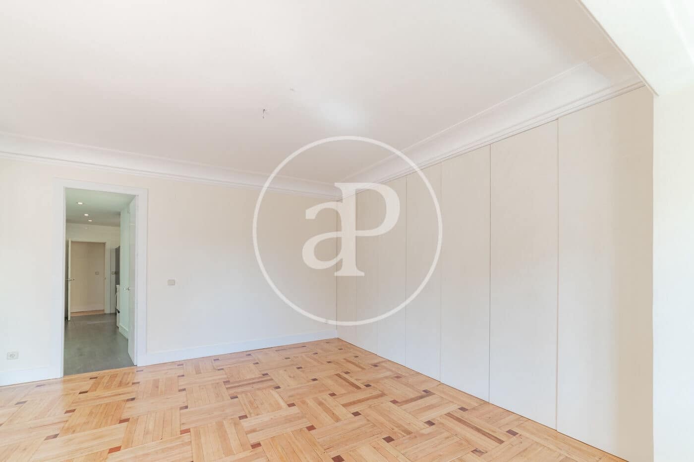 4 soveværelse Lejlighed til leje i Madrid by - € 6.000 (Ref: 9262613)