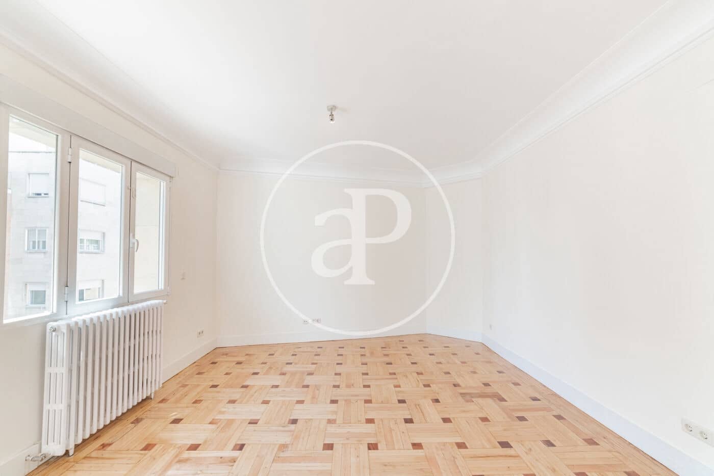 4 soveværelse Lejlighed til leje i Madrid by - € 6.000 (Ref: 9262613)