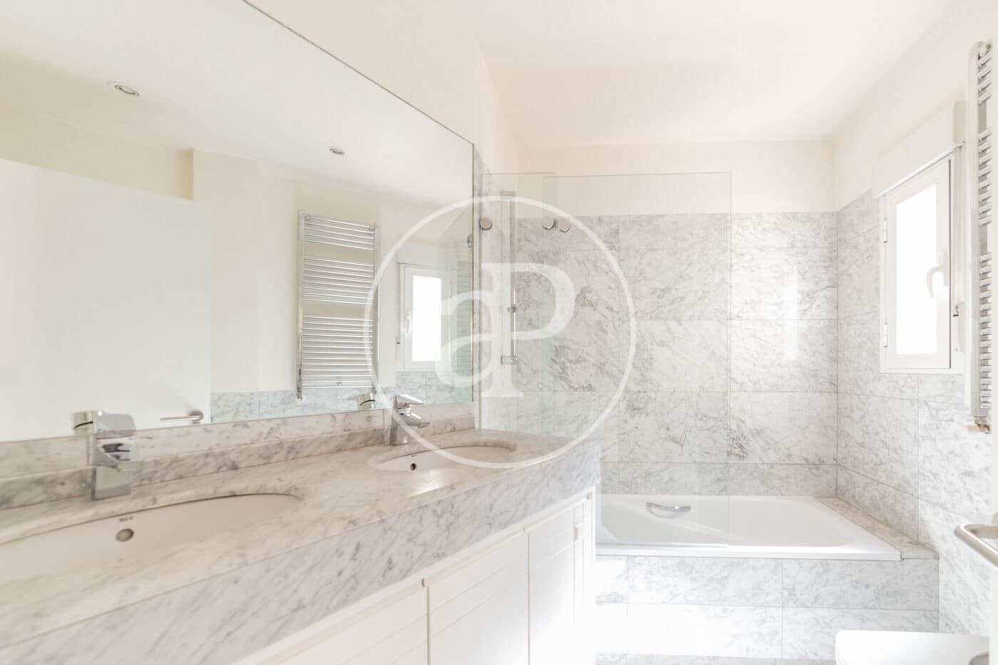 4 soveværelse Lejlighed til leje i Madrid by - € 6.000 (Ref: 9262613)