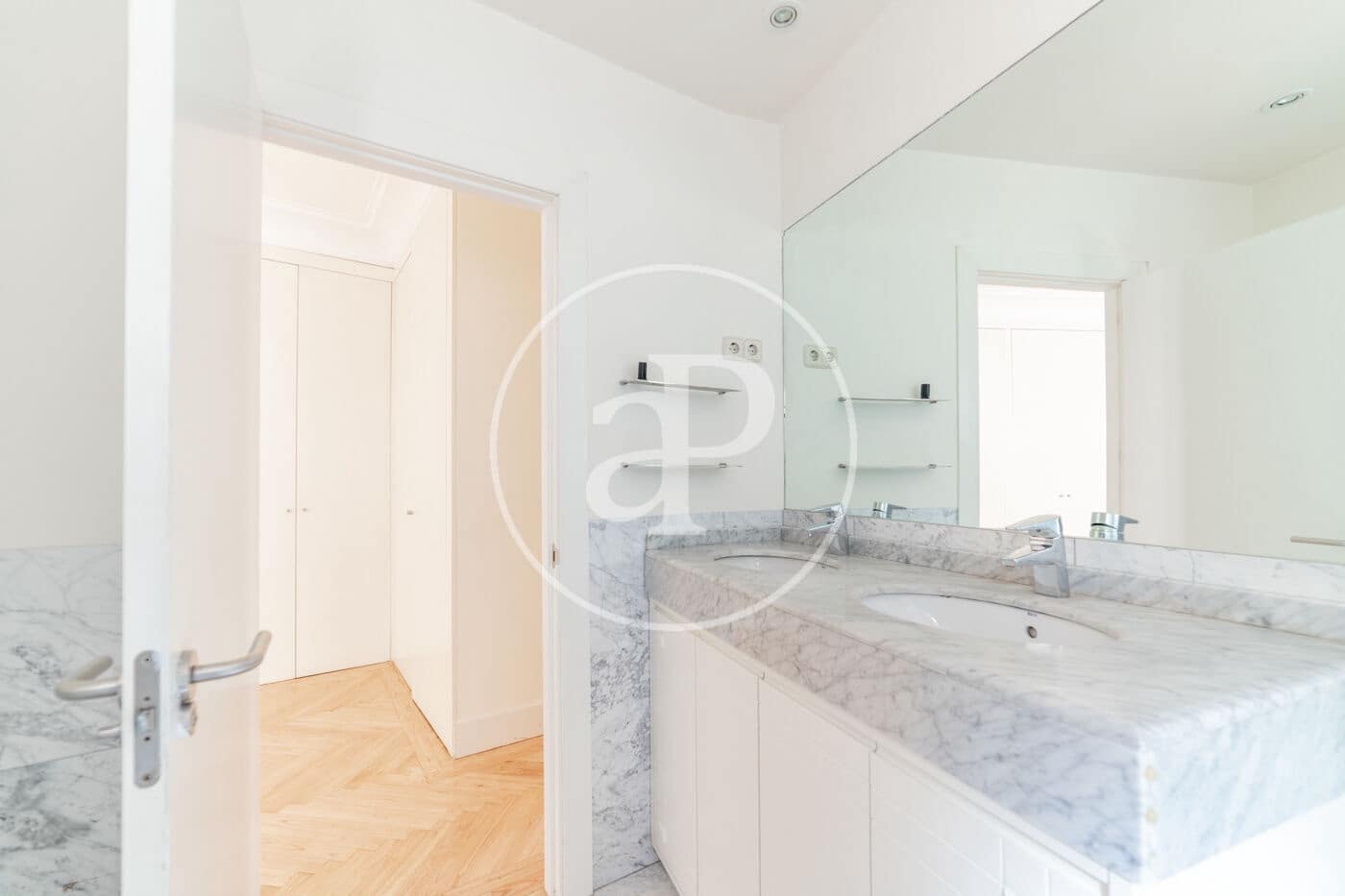 4 soveværelse Lejlighed til leje i Madrid by - € 6.000 (Ref: 9262613)