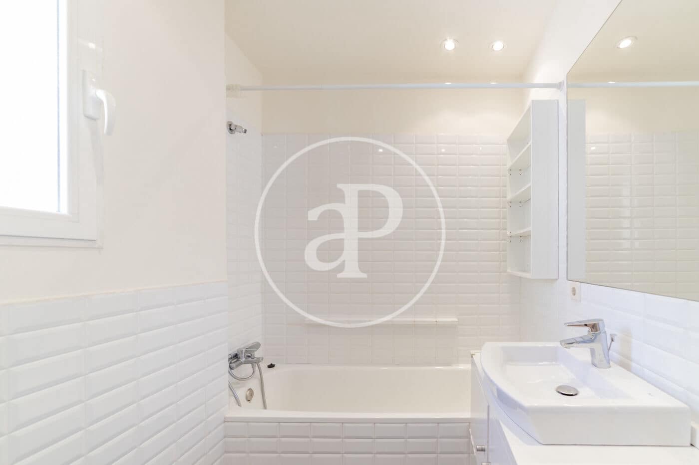 4 soveværelse Lejlighed til leje i Madrid by - € 6.000 (Ref: 9262613)