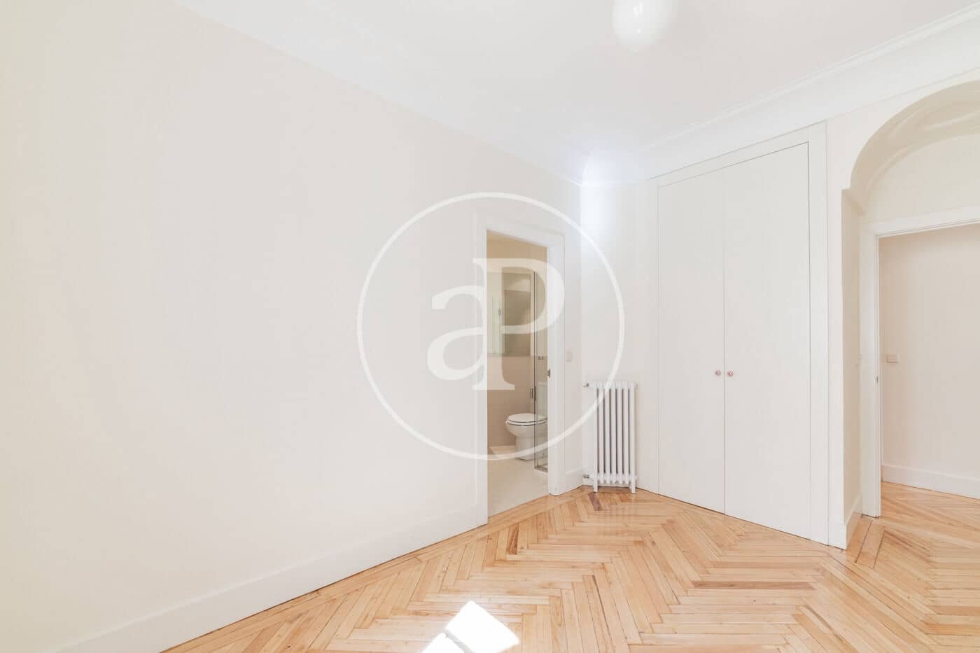 4 soveværelse Lejlighed til leje i Madrid by - € 6.000 (Ref: 9262613)