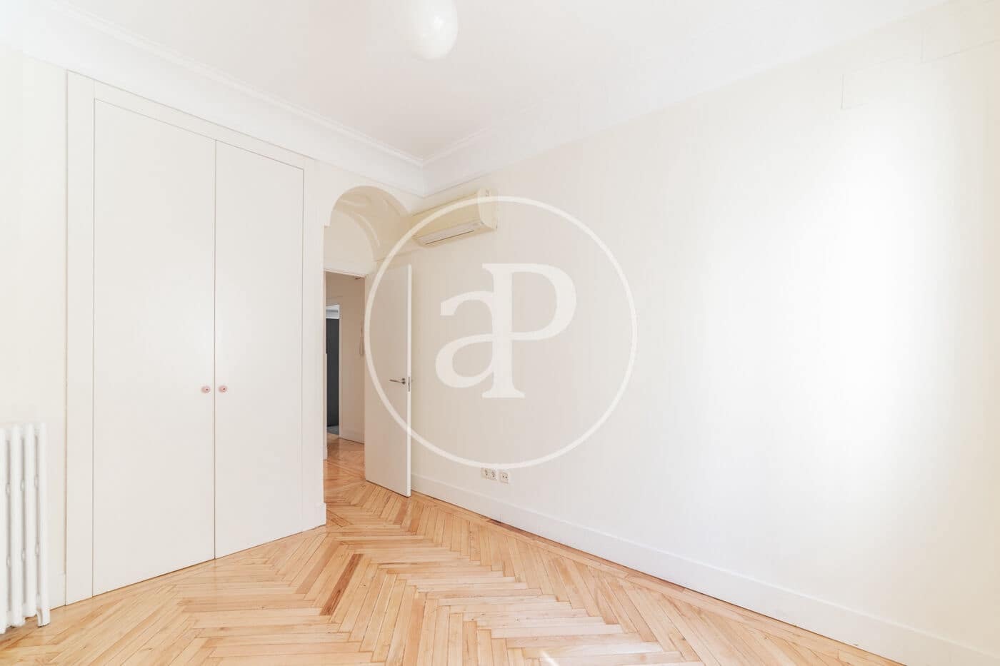 4 soveværelse Lejlighed til leje i Madrid by - € 6.000 (Ref: 9262613)