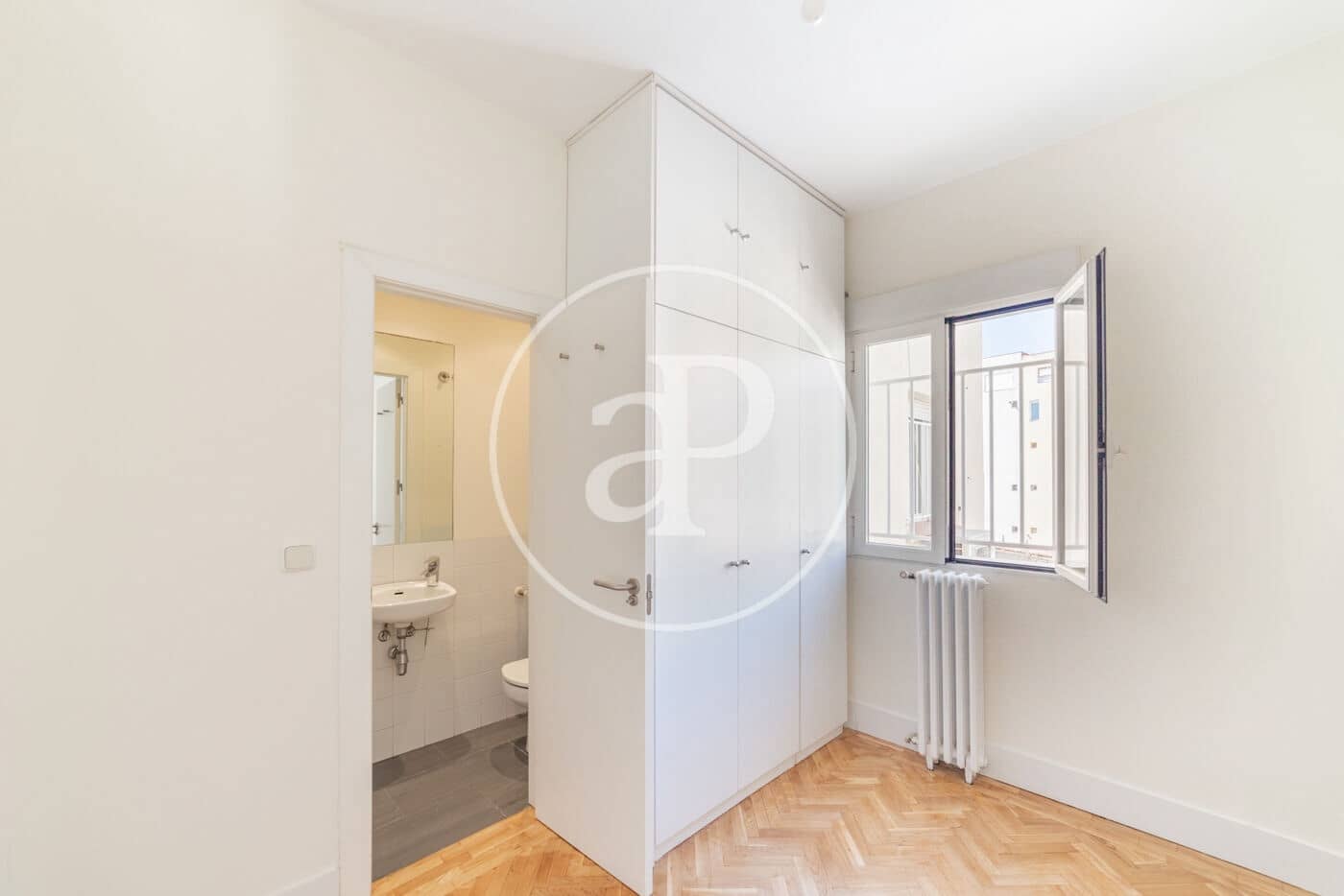 4 soveværelse Lejlighed til leje i Madrid by - € 6.000 (Ref: 9262613)