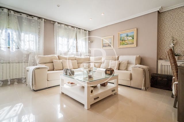 4 soveværelse Villa til salg i Pozuelo de Alarcón med swimmingpool - € 1.095.000 (Ref: 9269736)