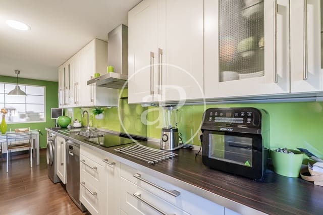 4 soveværelse Villa til salg i Pozuelo de Alarcón med swimmingpool - € 1.095.000 (Ref: 9269736)