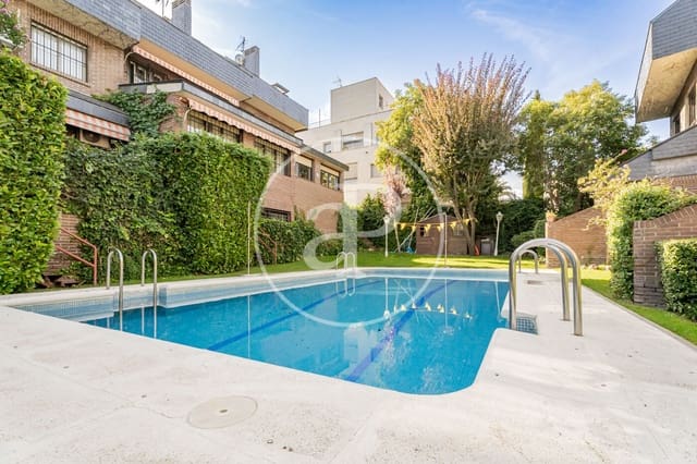 4 soveværelse Villa til salg i Pozuelo de Alarcón med swimmingpool - € 1.095.000 (Ref: 9269736)