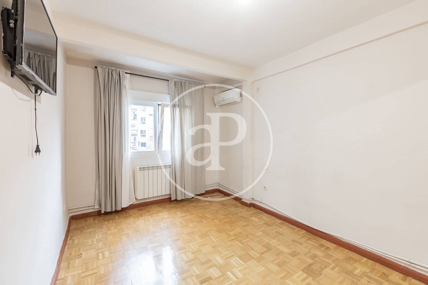 2 soveværelse Lejlighed til leje i Madrid by - € 1.350 (Ref: 9269739)