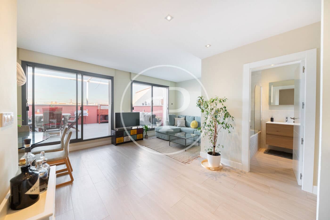 2 soveværelse Penthouse til leje i Madrid by - € 3.950 (Ref: 9269745)