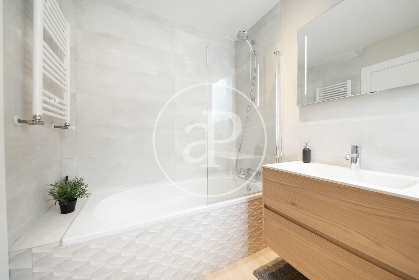 2 soveværelse Penthouse til leje i Madrid by - € 3.950 (Ref: 9269745)