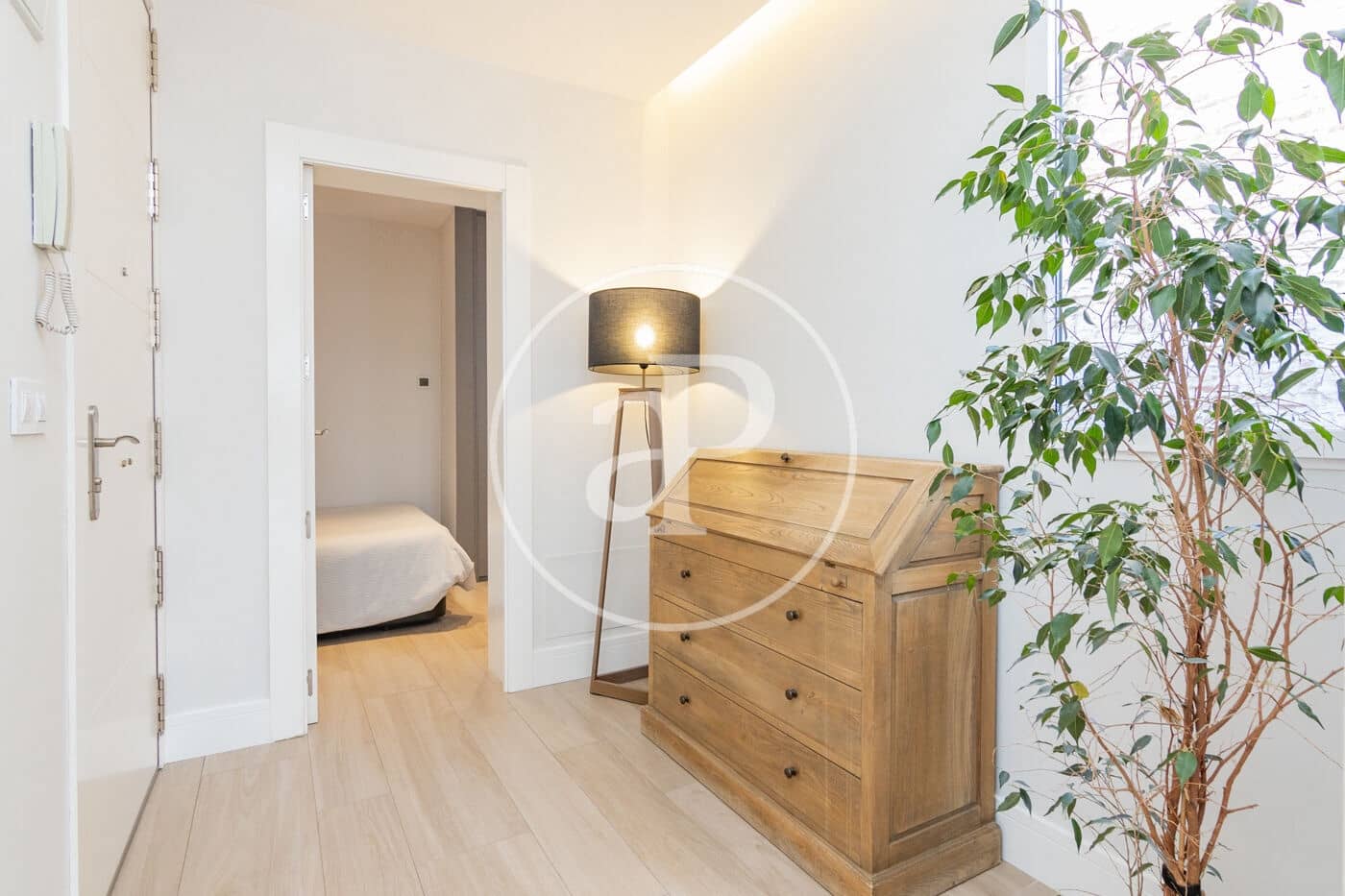 Penthouse de 2 chambres à louer à Madrid ville - 3 950 € (Ref: 9269745)