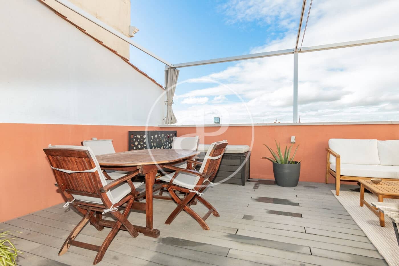 Penthouse de 2 chambres à louer à Madrid ville - 3 950 € (Ref: 9269745)