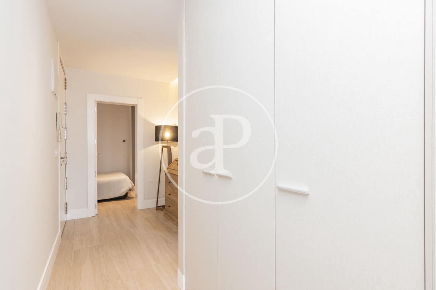 Penthouse de 2 chambres à louer à Madrid ville - 3 950 € (Ref: 9269745)