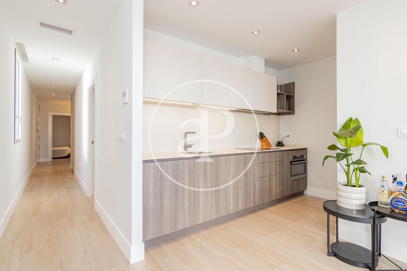 Penthouse de 2 chambres à louer à Madrid ville - 3 950 € (Ref: 9269745)