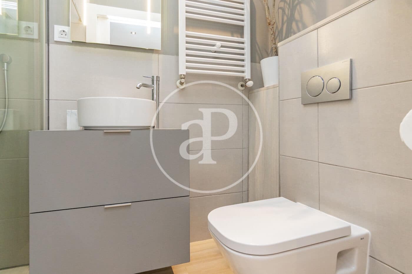 Penthouse de 2 chambres à louer à Madrid ville - 3 950 € (Ref: 9269745)