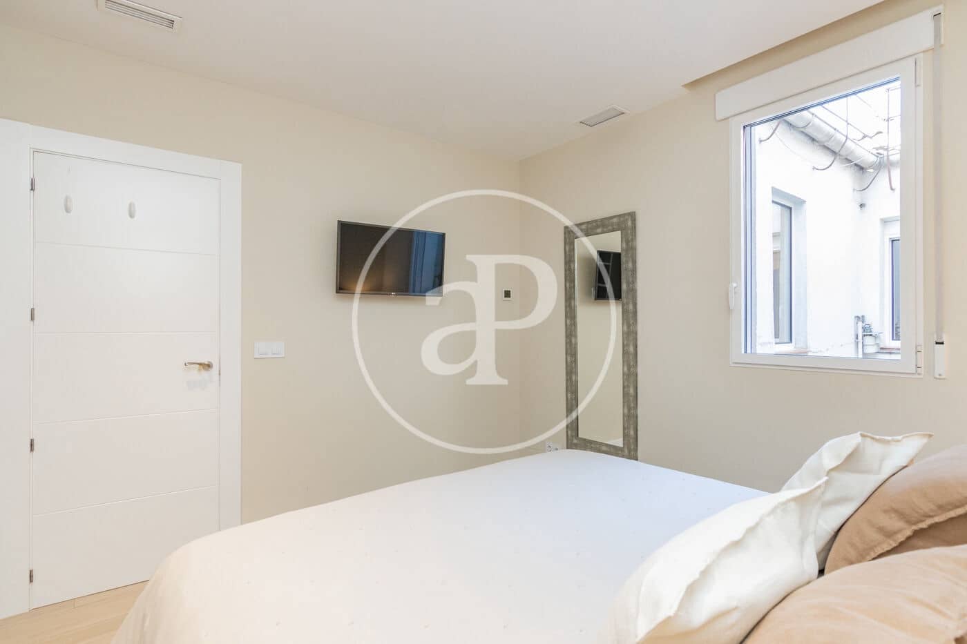 Penthouse de 2 chambres à louer à Madrid ville - 3 950 € (Ref: 9269745)