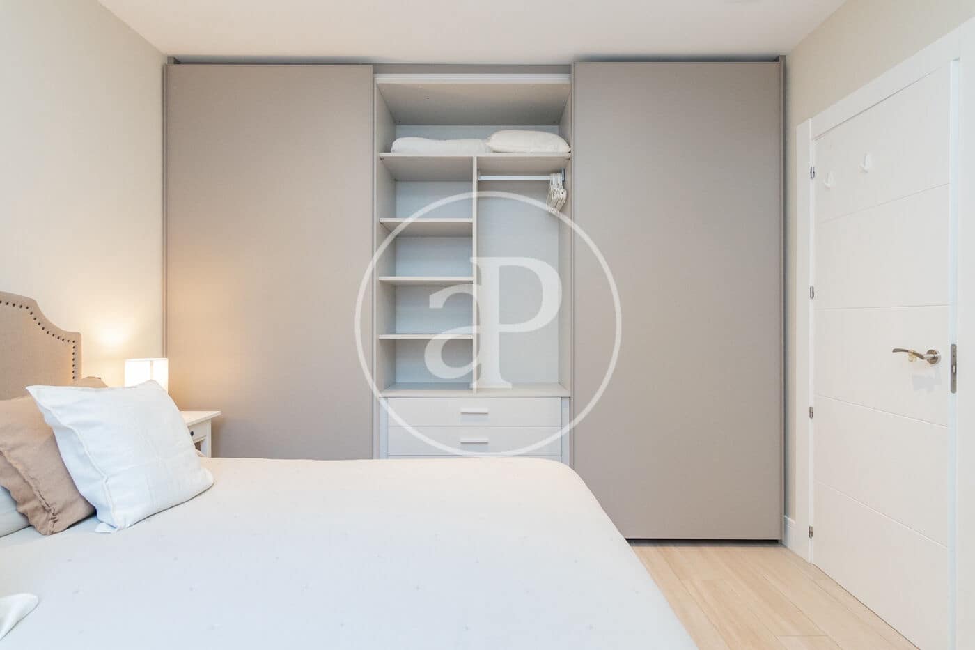 Penthouse de 2 chambres à louer à Madrid ville - 3 950 € (Ref: 9269745)