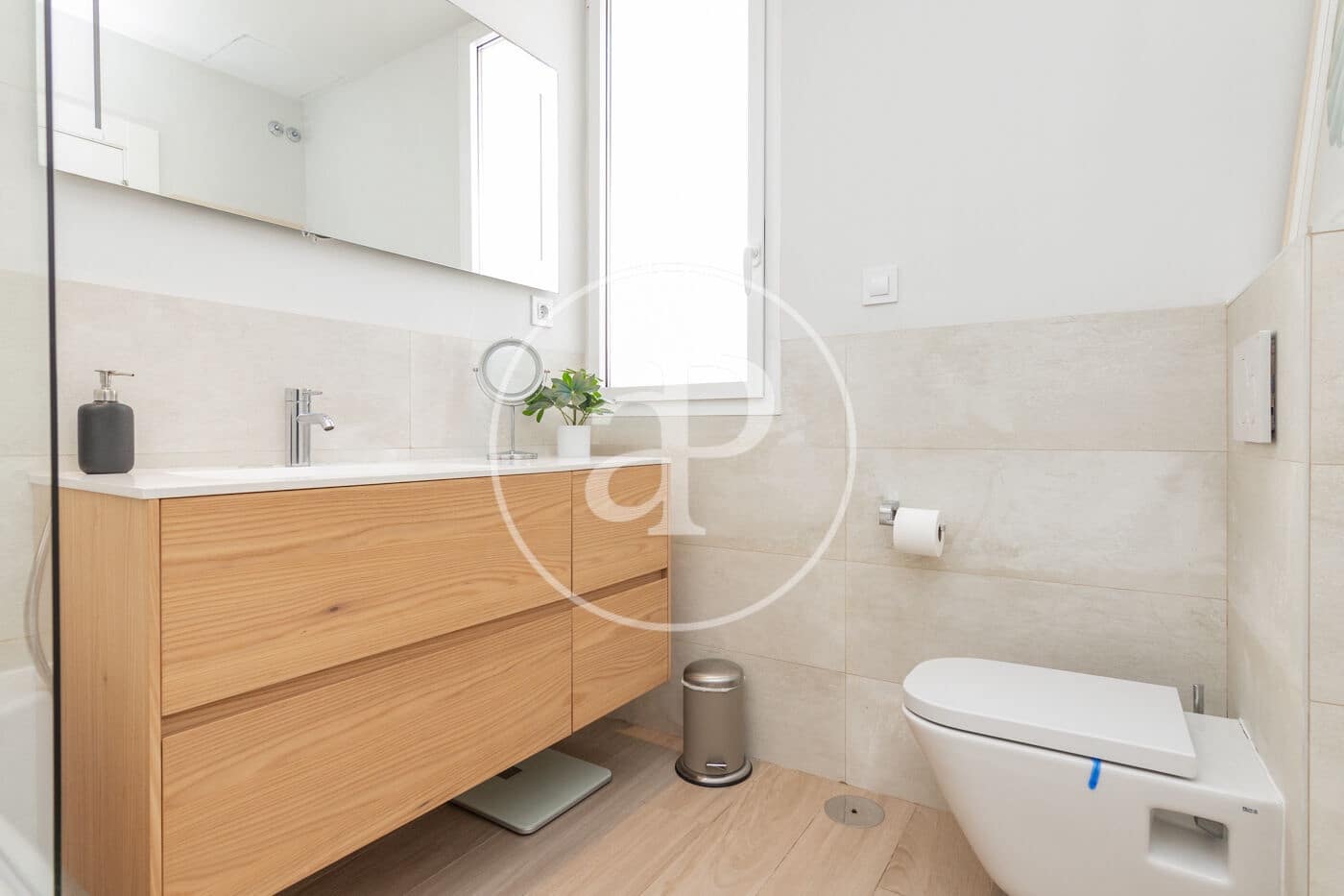 Penthouse de 2 chambres à louer à Madrid ville - 3 950 € (Ref: 9269745)