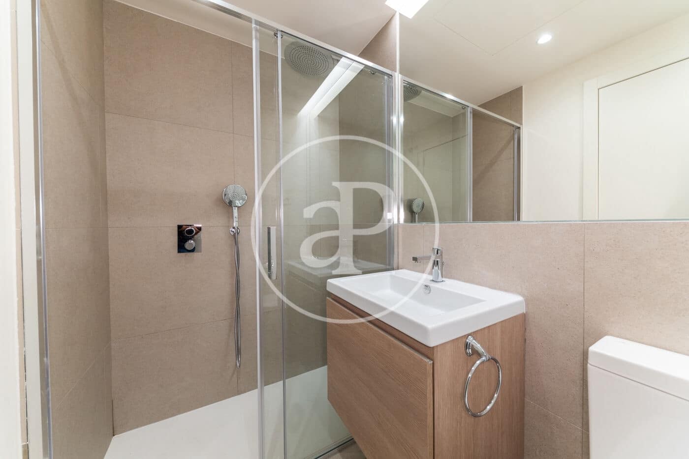 2 makuuhuone Huoneisto vuokrattavana paikassa Madrid kaupunki mukana uima-altaan - 2 350 € (Ref: 9271473)