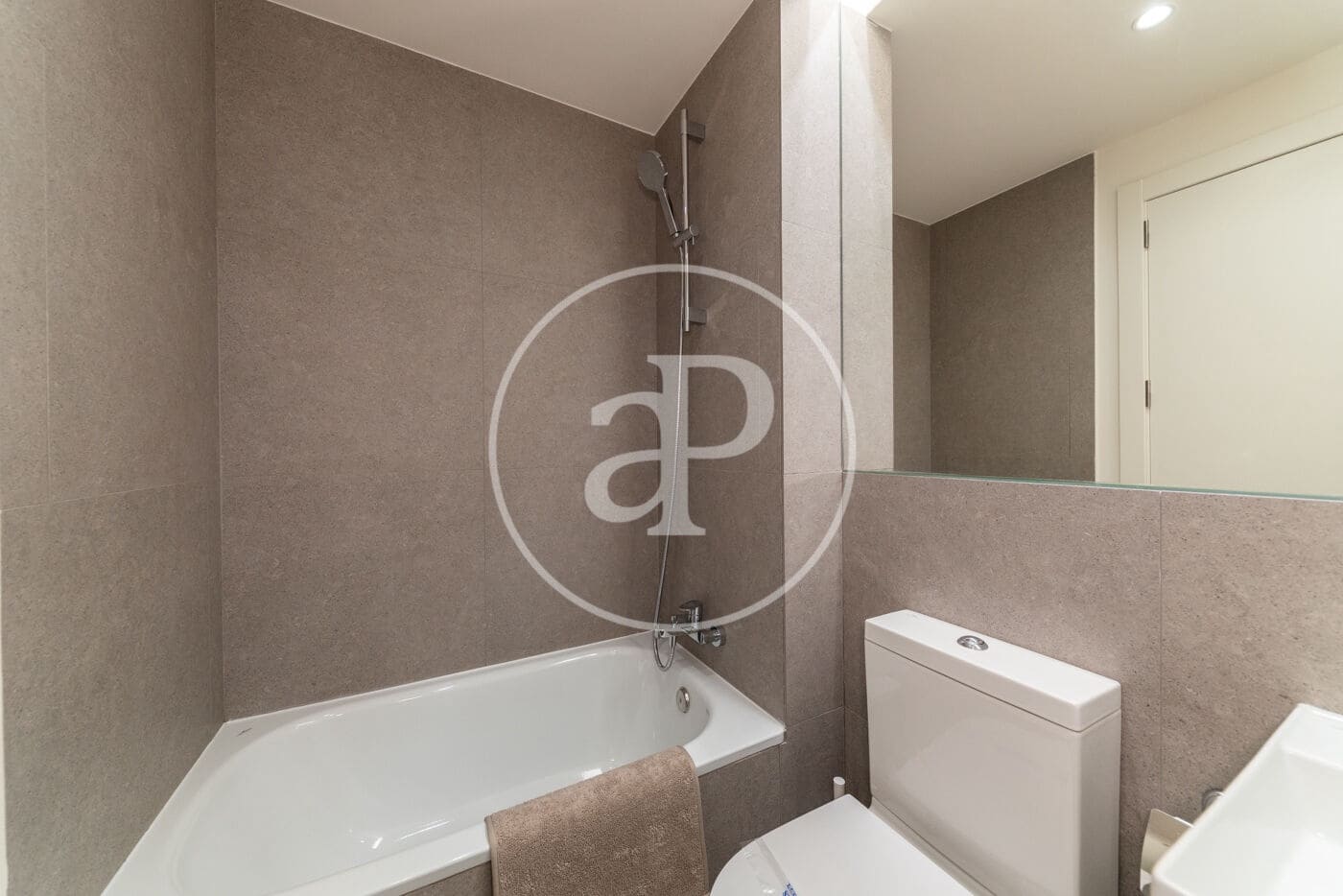 2 makuuhuone Huoneisto vuokrattavana paikassa Madrid kaupunki mukana uima-altaan - 2 350 € (Ref: 9271473)