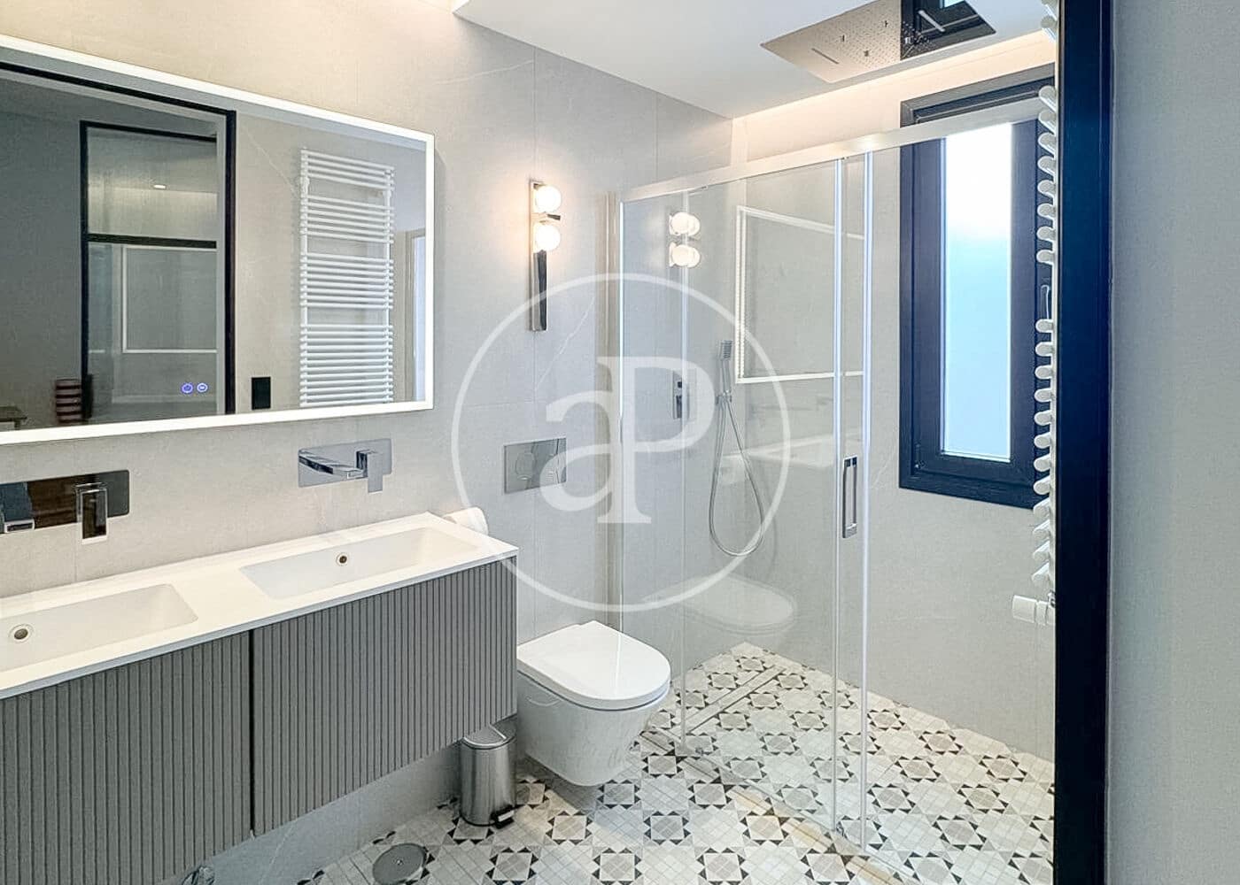 2 soveværelse Lejlighed til salg i Madrid by - € 949.000 (Ref: 9272609)