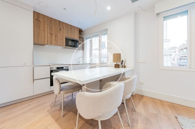 2 soveværelse Lejlighed til salg i Argüelles, Madrid by med swimmingpool - € 1.145.000 (Ref: 9276345)