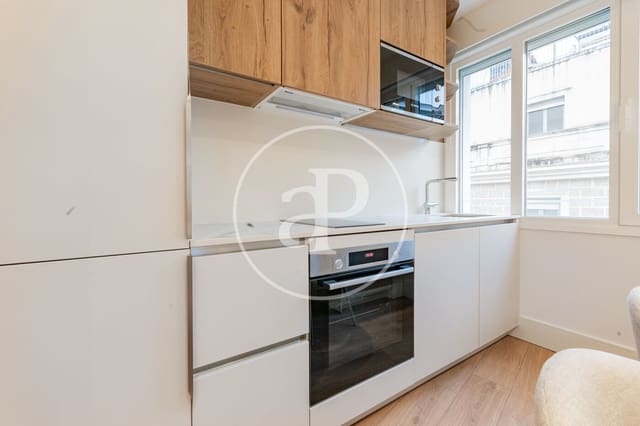 2 soveværelse Lejlighed til salg i Argüelles, Madrid by med swimmingpool - € 1.145.000 (Ref: 9276345)