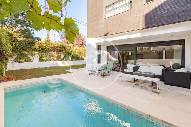 5 sypialnia Willa na sprzedaż w Aravaca, Miasto Madryt z basenem - 1 490 000 € (Ref: 9282221)