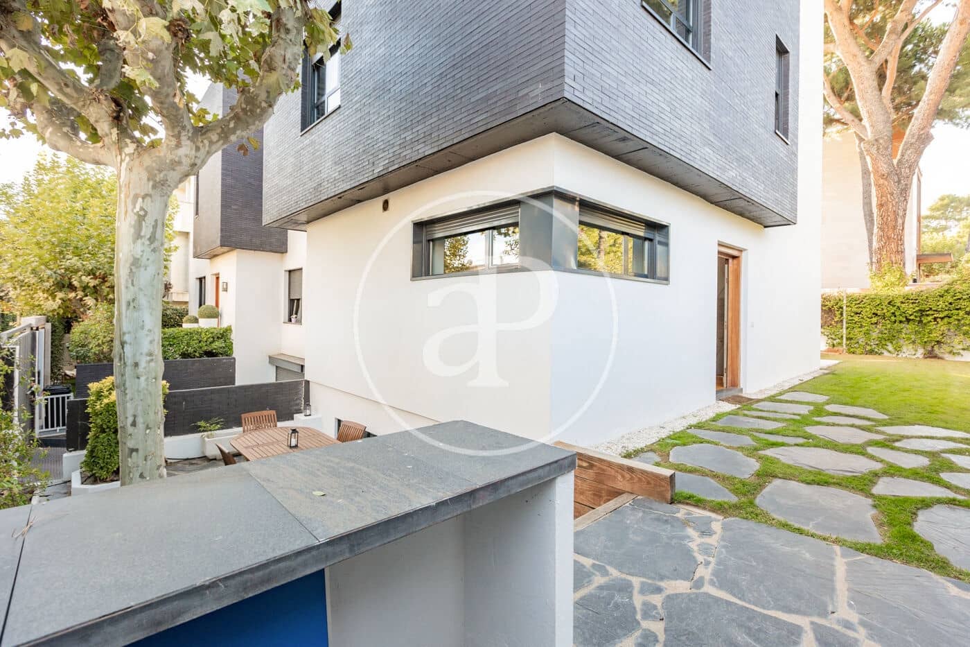 5 soveværelse Villa til salg i Madrid by med swimmingpool - € 1.490.000 (Ref: 9282221)