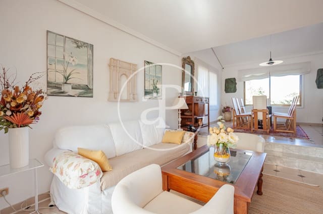 6 bedroom Villa for sale in Las Rozas de Madrid with pool - € 2,220,000 (Ref: 9285230)