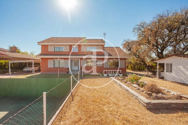 6 bedroom Villa for sale in Las Rozas de Madrid with pool - € 2,220,000 (Ref: 9285230)