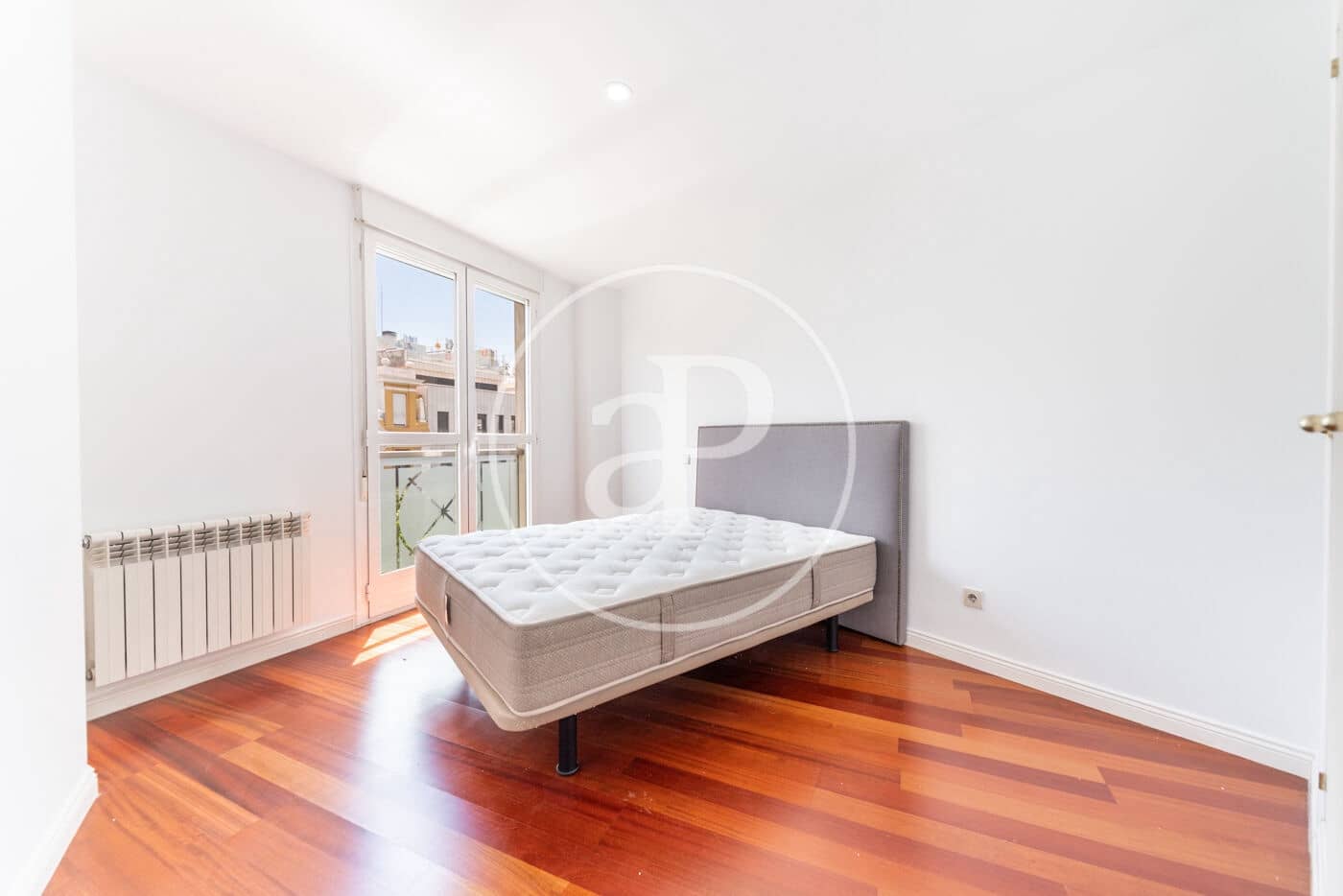 2 bedroom Apartment for rent in Madrid city with pool garage - € 2,800 (Ref: 9287735)