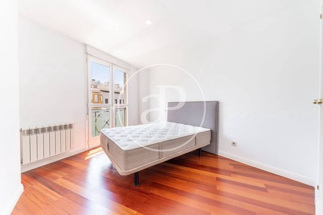 2 bedroom Apartment for rent in Castellana, Madrid city with pool garage - € 2,800 (Ref: 9287735)