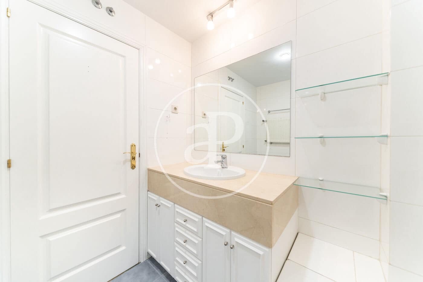 2 bedroom Apartment for rent in Madrid city with pool garage - € 2,800 (Ref: 9287735)