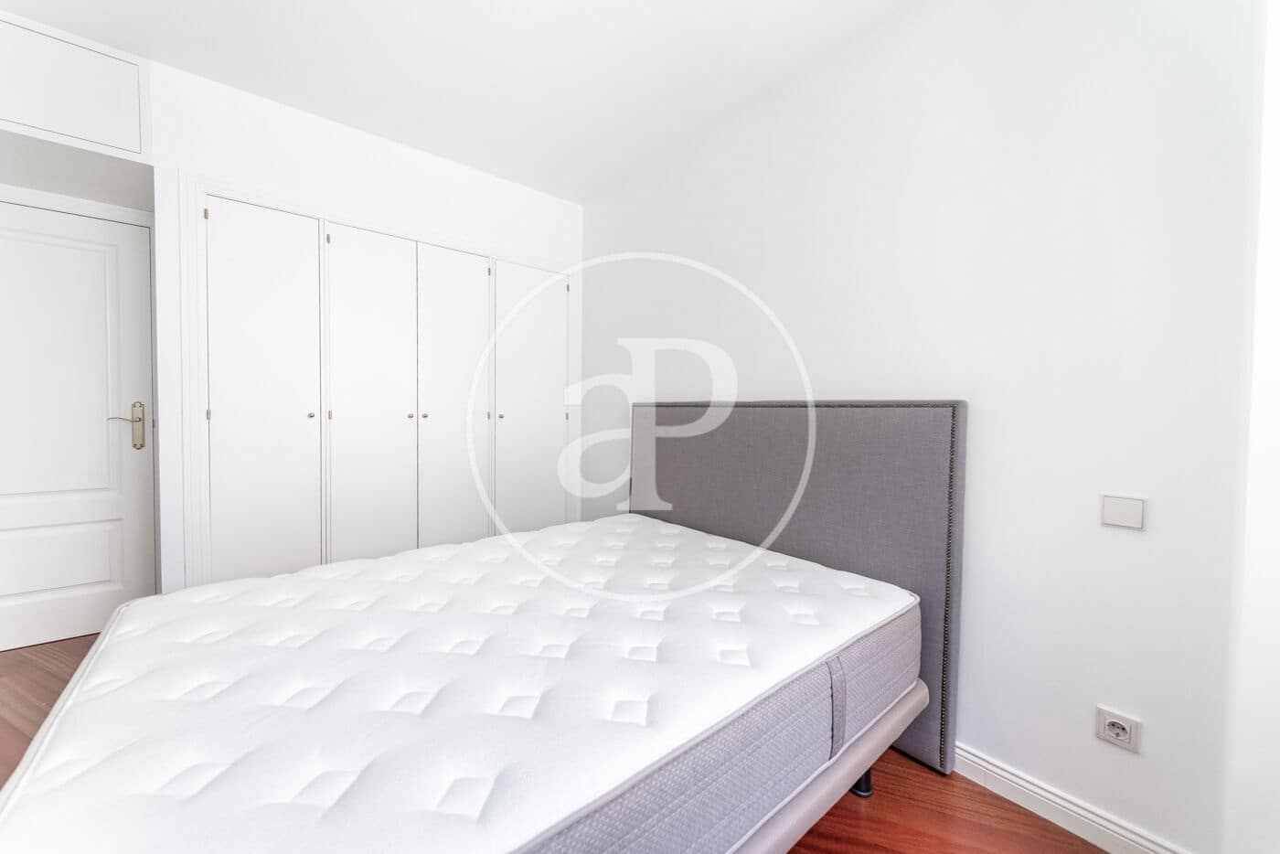 2 bedroom Apartment for rent in Madrid city with pool garage - € 2,800 (Ref: 9287735)