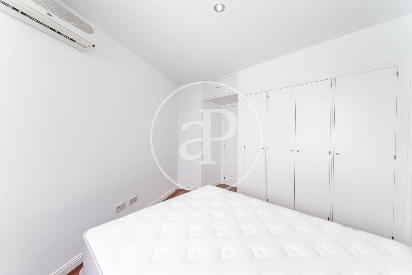 2 bedroom Apartment for rent in Madrid city with pool garage - € 2,800 (Ref: 9287735)