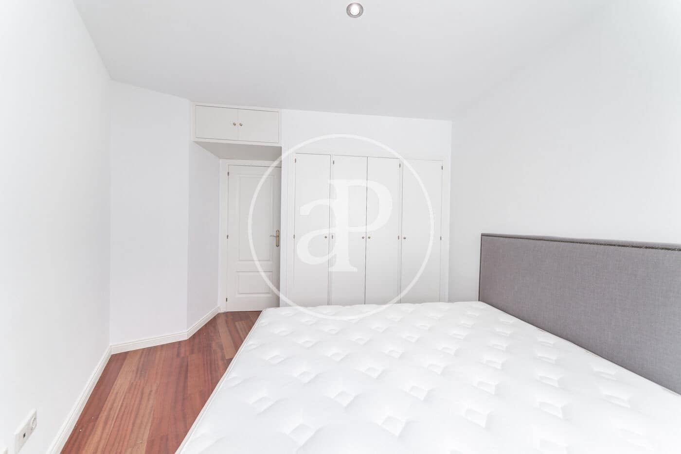 2 bedroom Apartment for rent in Madrid city with pool garage - € 2,800 (Ref: 9287735)