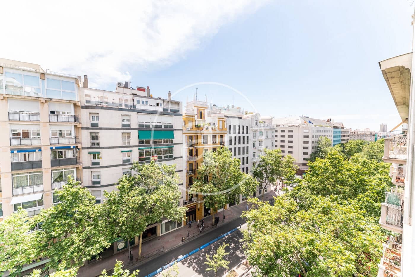 2 bedroom Apartment for rent in Madrid city with pool garage - € 2,800 (Ref: 9287735)